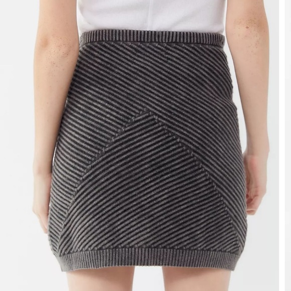 Emory Park Grey Chunky Knit Asymmetrical Ribbed Skirt Size Medium Fall Winter - Picture 2 of 12